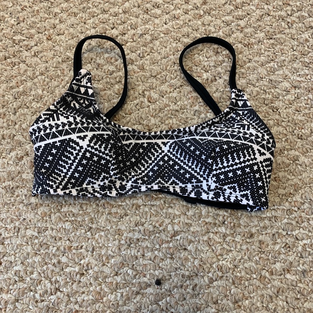 Black and white bikini top